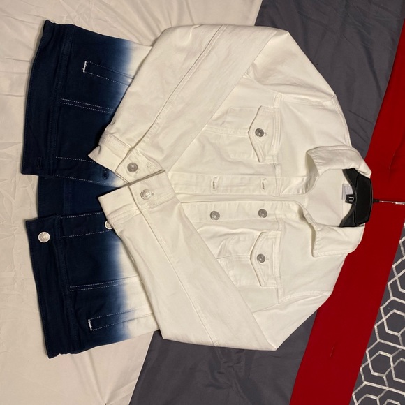 Chicos white denim jacket w/ navy blue excellent condition size 1 - Picture 3 of 5